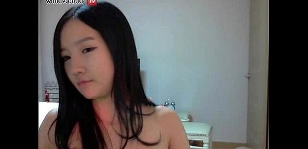 Dancing black skinned girl shows her beauties on webcam